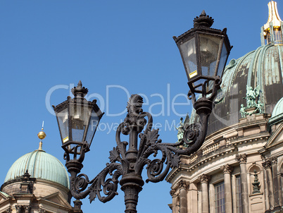 Alte Strassenlampe am Dom