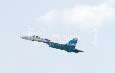 Flying SU-27