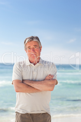 Pensif man on the beach