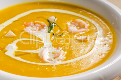 pumpkin and shrimps cream soup