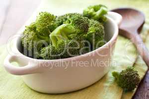 Brokkoli roh / raw broccoli