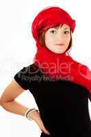 Frau mit roten Schleier als Kopftuch 548