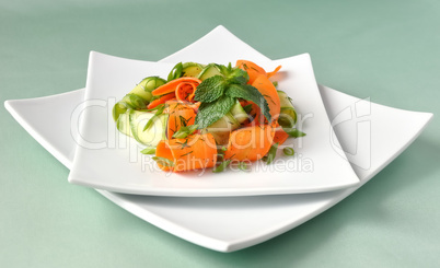 Zucchini salad with carrots