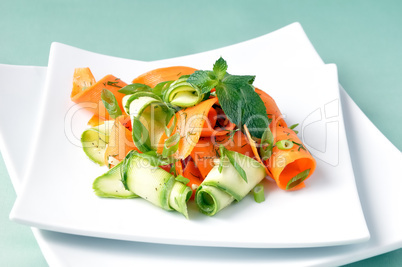 Zucchini salad with carrots