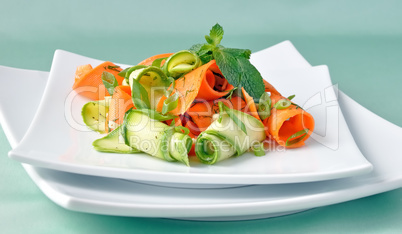 Zucchini salad with carrots