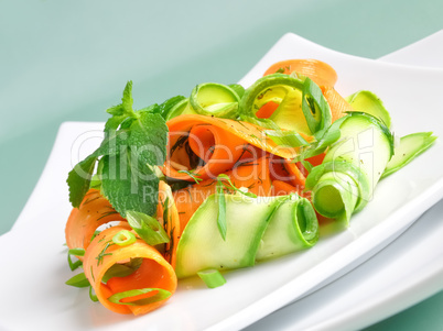 Zucchini salad with carrots