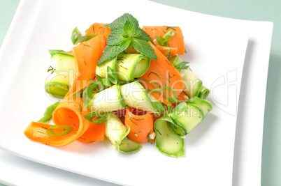 Zucchini salad with carrots