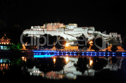 Night scenes of Potala Palace