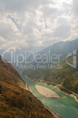 tiger leaping gorge, yunnan, china