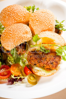 mini chicken burgers