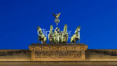 Zeitraffer Berlin Brandenburger Tor blaue Stunde