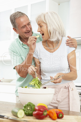 Paar macht Salat Paar macht Salat
