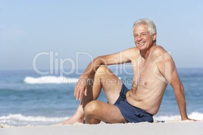 Senior am Strand