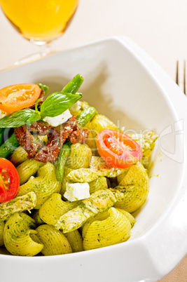 pasta pesto and vegetables