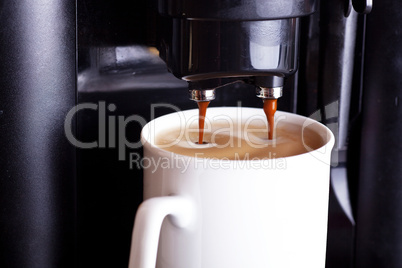 Kaffeemaschine in Betrieb 083 f