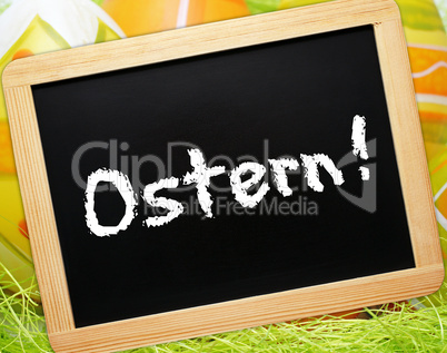 Ostern ! - Konzept Tafel mit Ostereiern