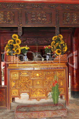 Dai Bai Duong - Altar