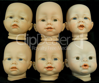 Eine Sammlung von Puppenköpfen A collection of doll heads