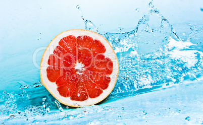 grapefruit and water