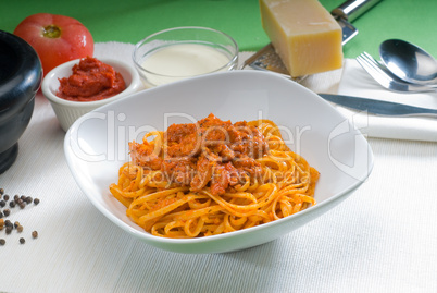 tomato and chicken pasta