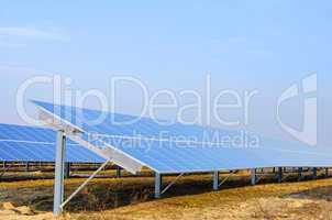 Solaranlage auf Feld - solar plant on field 07