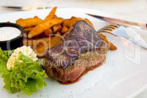 Steak mit Dip,Kartoffel Wedges,Butter