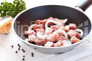 Fleisch und Zwiebeln / meat and onions