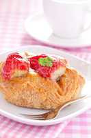 Erdbeerplunder / danish pastry