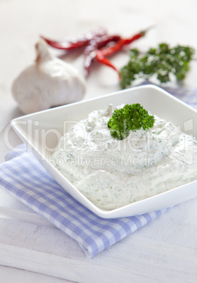 frischer Kräuterquark / fresh quark with herbs