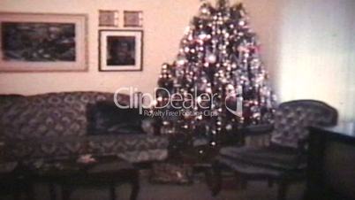 Christmas Time (1977 Vintage 8mm film)