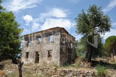 rural house ruins