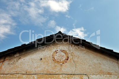 neoclassical house roof