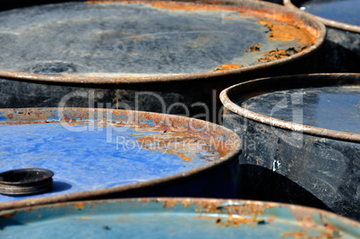 rusty barrels macro