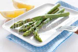 frischer grüner Spargel / fresh green asparagus