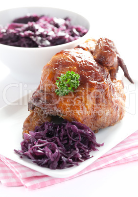 frischer Broiler und Rotkraut / fresh roasted chicken and red ca