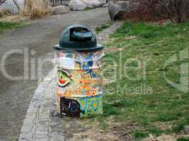 amerikanischer Mülleimer in Brooklyn USA
