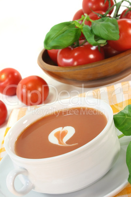 Tomatensuppe mit Sahneklecks