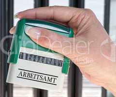 Arbeitsamt - Stempel mit Hand