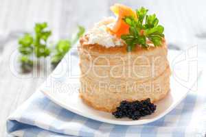 Vol au vent mit Lachs / vol au vent with salmon