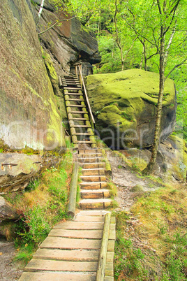 Affensteinweg - path through mountains Affensteine 03