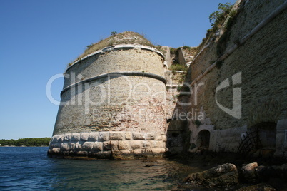 Alte Meeresfestung in Kroatien