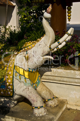 Wat Phrathat Sri Chom Tong