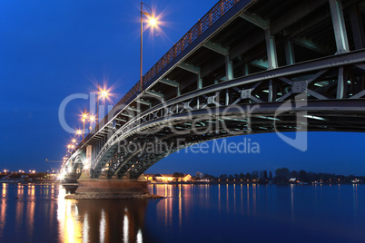 Theodor-Heuss-Brücke in Mainz