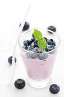 frischer Heidelbeerquark / fresh bilberry yogurt