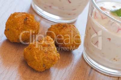 Falafel und Joghurt - Falafel and Yogurt