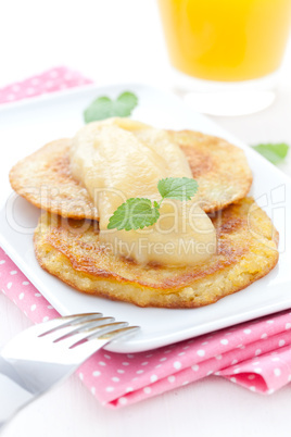 frische Kartoffelpuffer / fresh potato pancakes