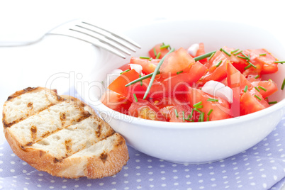 Tomatensalat mit Schnittlauch / tomato salad with chives