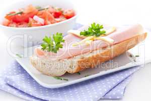 Schinkenbaguette / baguette with ham