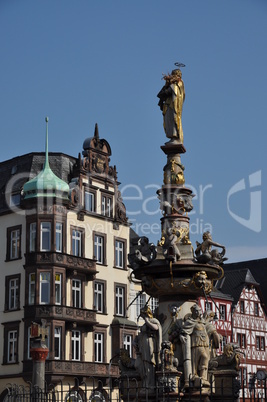 Petrusbrunnen in Trier