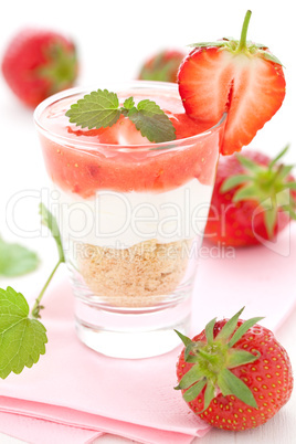 Erdbeerdessert / strawberry dessert